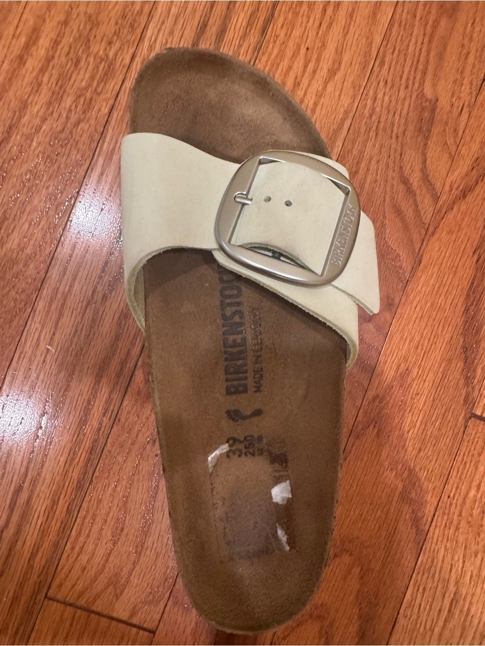 Birkenstock Women’s Cream Single-Strap Sandals with Large Buckle - Picture 3 of 12